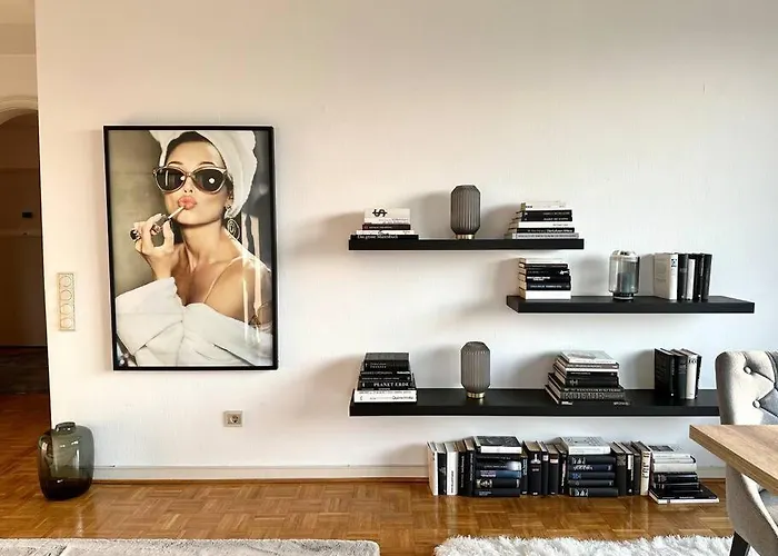 Exklusiver Rheinblick Messe Parken 5 Zimmer, 12 Personen Appartement *