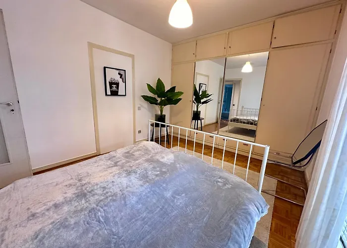 Exklusiver Rheinblick Messe Parken 5 Zimmer, 12 Personen Appartement