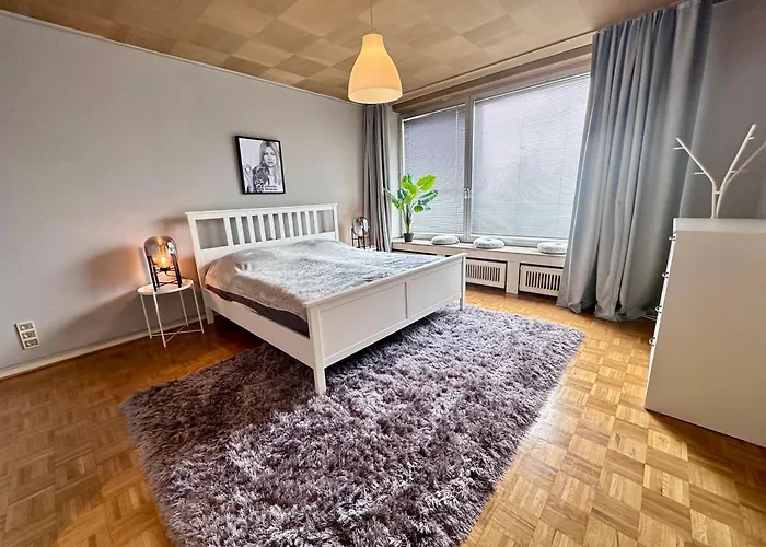 Exklusiver Rheinblick Messe Parken 5 Zimmer, 12 Personen Düsseldorf