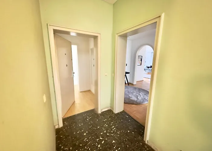 Exklusiver Rheinblick Messe Parken 5 Zimmer, 12 Personen Appartement