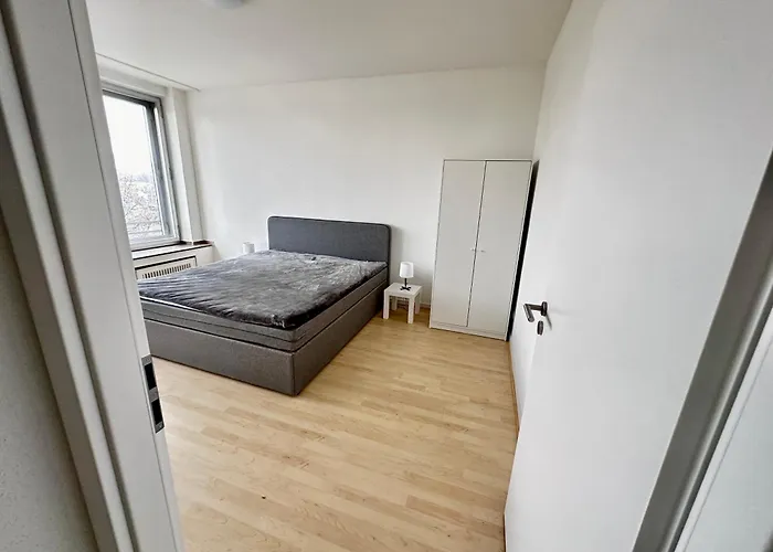 Exklusiver Rheinblick Messe Parken 5 Zimmer, 12 Personen Appartement *