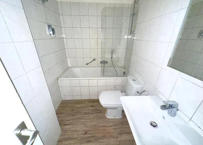 Exklusiver Rheinblick Messe Parken 5 Zimmer, 12 Personen Appartement *