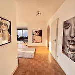 Exklusiver Rheinblick Messe Parken 5 Zimmer, 12 Personen * Düsseldorf
